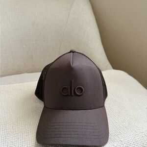 ALO Yoga District Trucker Hat Brown